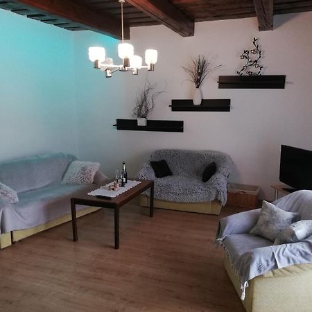 Apartman Lucky 5 Izbovy Rodinny Dom Exteriör bild