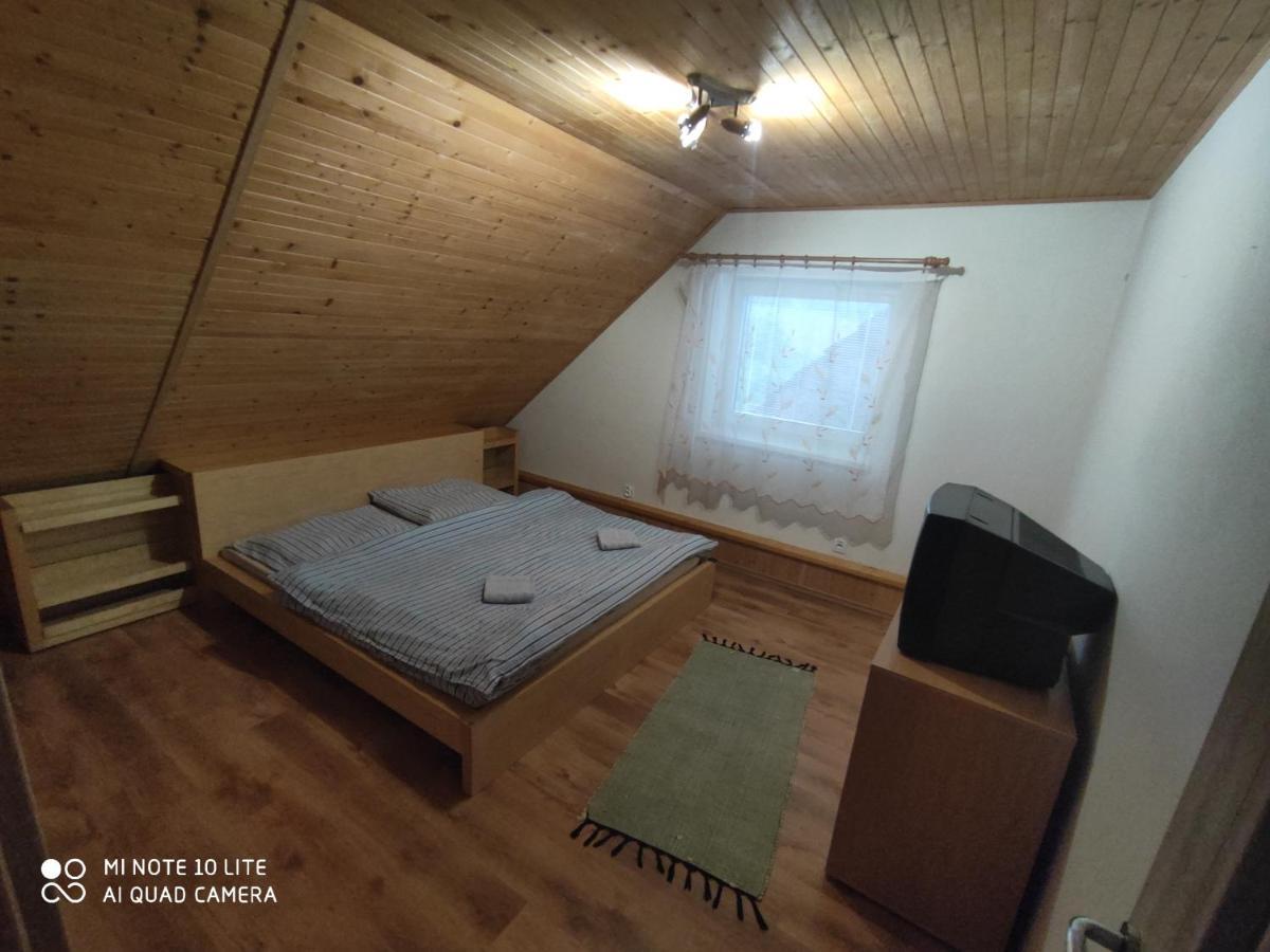 Apartman Lucky 5 Izbovy Rodinny Dom Exteriör bild