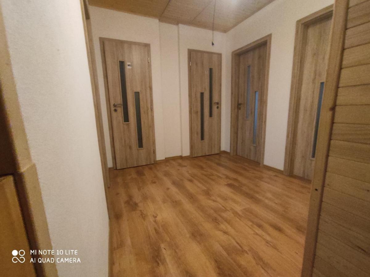 Apartman Lucky 5 Izbovy Rodinny Dom Exteriör bild