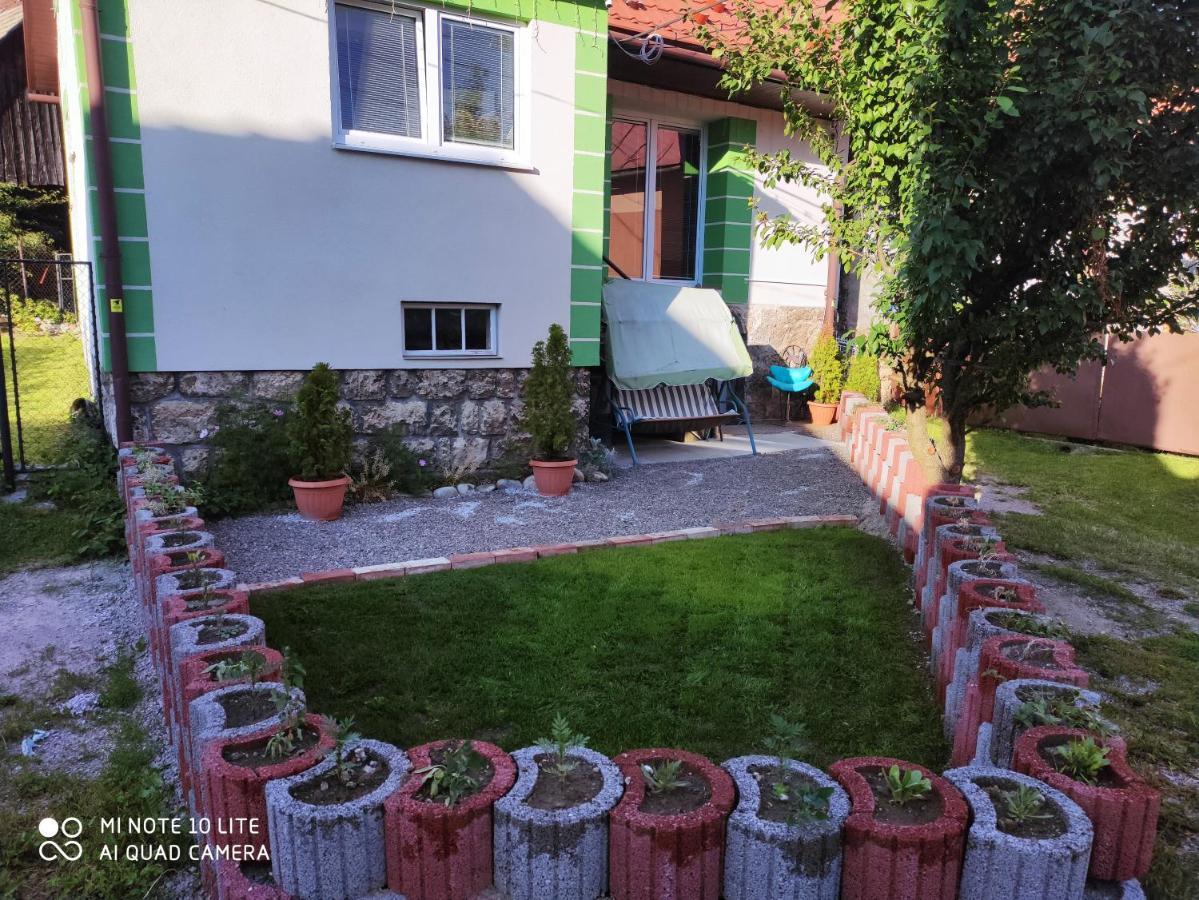 Apartman Lucky 5 Izbovy Rodinny Dom Exteriör bild