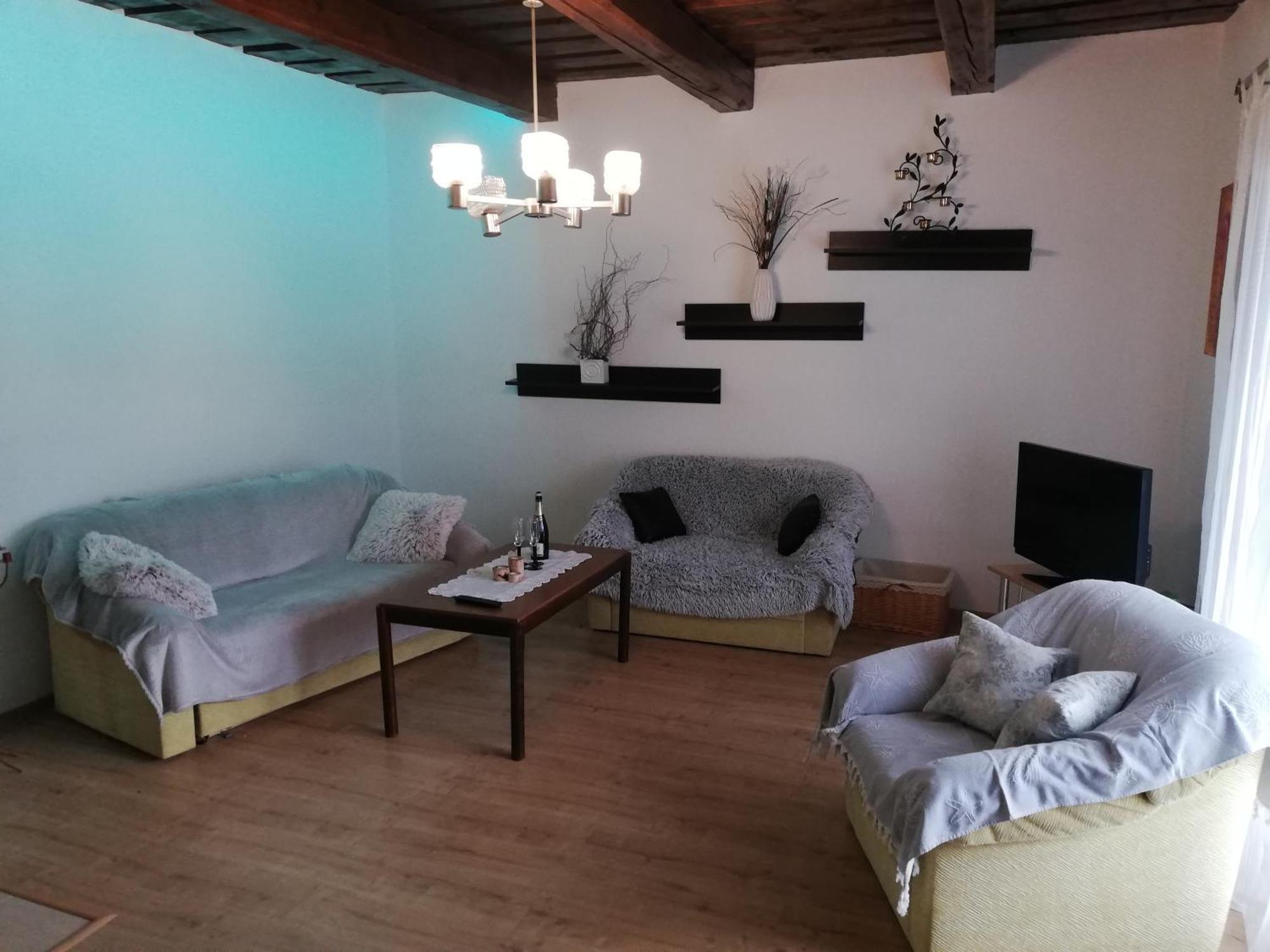Apartman Lucky 5 Izbovy Rodinny Dom Exteriör bild